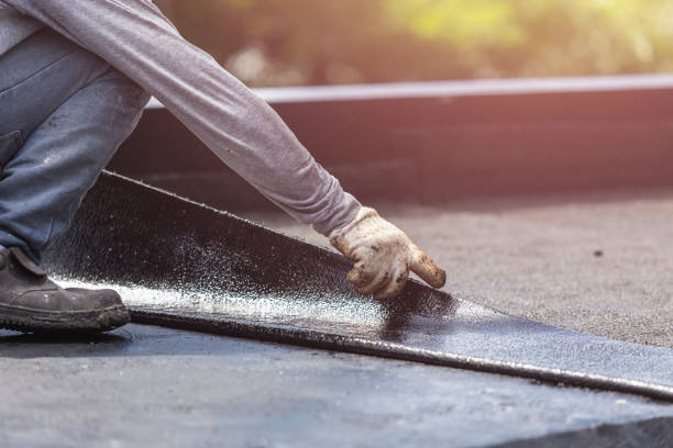 Professional Vapor Barrier Installation technician working in Edmore, MI